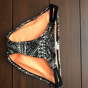 Xhilaration bottoms size xs